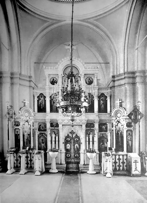 Иконостас Воскресенской (белой) церкви (фото 1911-12). Утрачен.