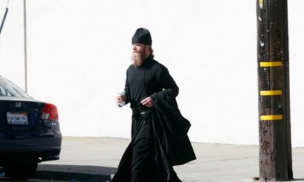 Почему православные священники не носят современную одежду?