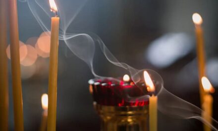 Что делать, если за меня в церкви поставили свечу за упокой?