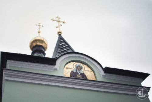 Мозаика с изображением блаженной Ксении на часовне святой в Санкт-Петербурге. spbda
