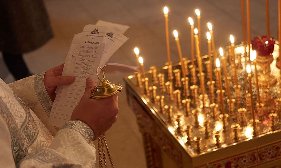 Есть ли смысл заказывать поминовение человека в нескольких храмах одновременно?