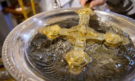 Крещенская вода. Зачем и как ей пользоваться