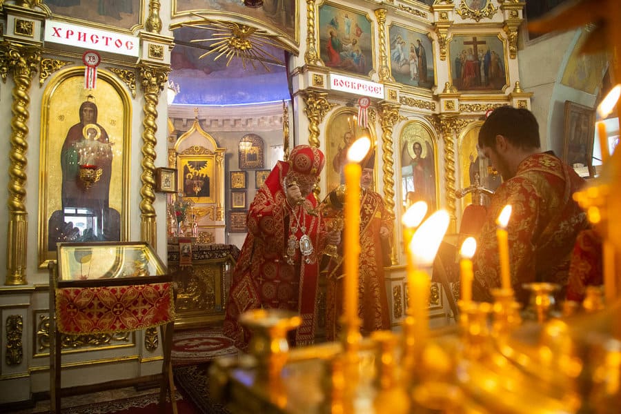 Радоница. Смысл поминовения и советы святых как молиться