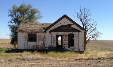 Почему я хожу в Церковь, но Бог не помогает мне решить мои проблемы?