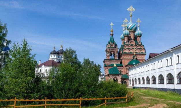 «Кто без греха, пусть первый бросит камень» Об осуждении